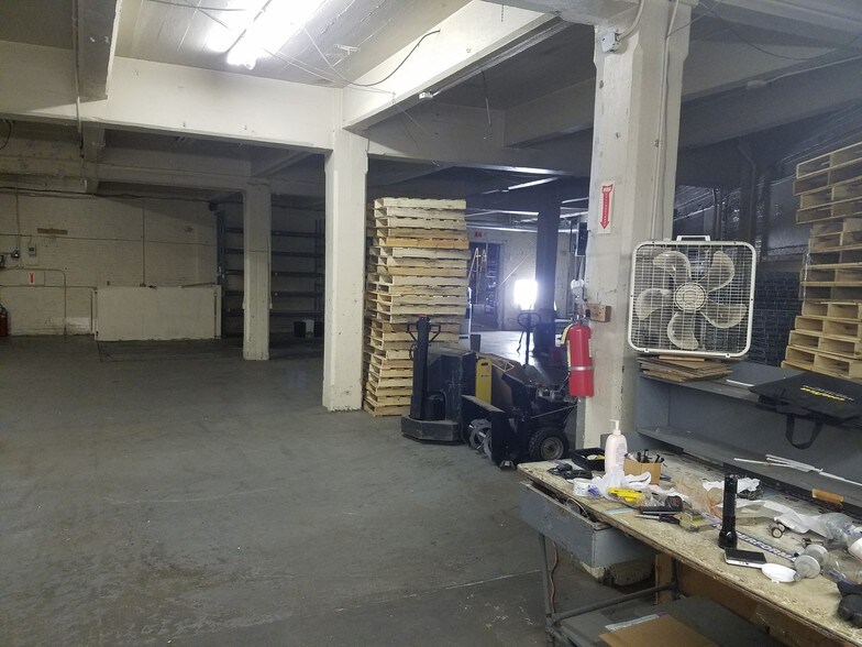 More Photos Of 60 Dickerson St, Newark Light Manufacturing For Lease