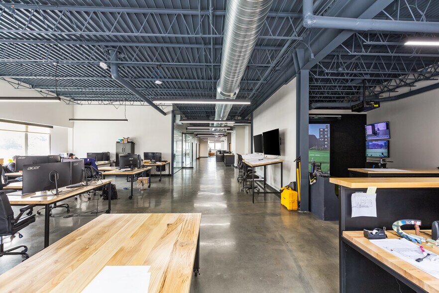 More Photos Of 1215 W 12th St, Kansas City Flex For Lease