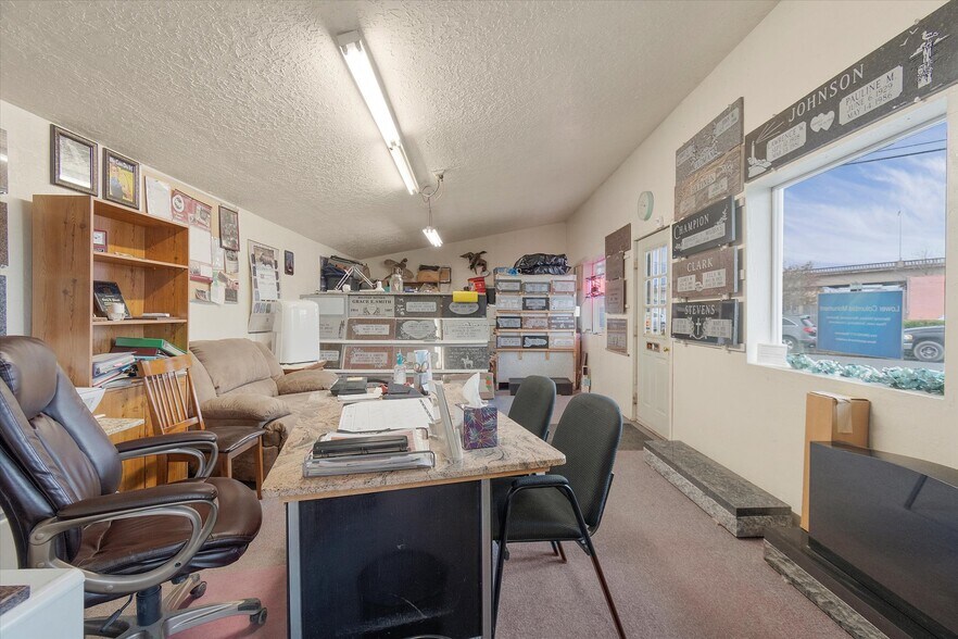 More Photos Of 101 Academy St, Kelso Distribution For Sale