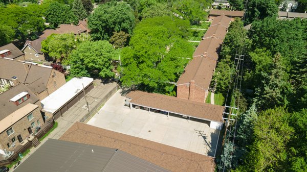 More Photos Of 516 Neff Ln, Grosse Pointe Apartments For Sale