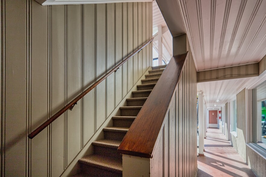 More Photos Of 615 S Main St, Colfax Hotel For Sale