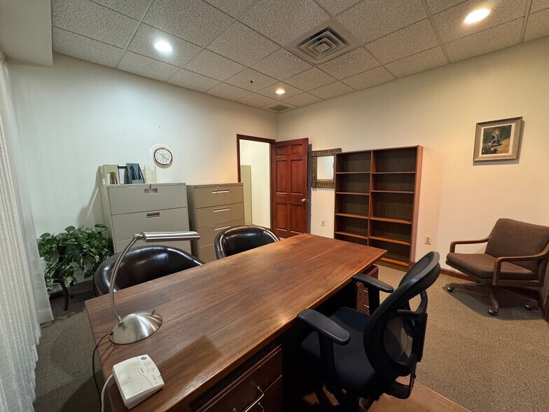 More Photos Of 299 Carew St, Springfield Medical For Sale