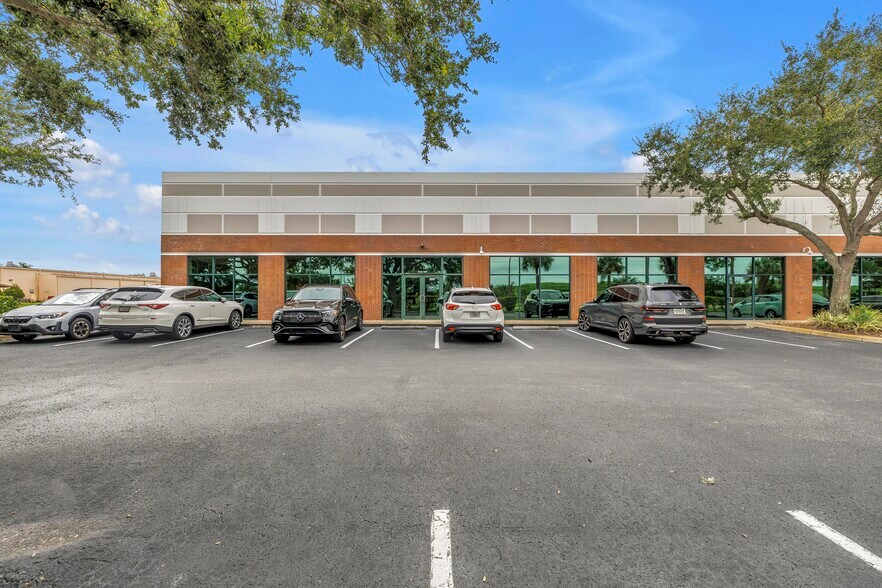 More Photos Of 1780 102nd Ave N, Saint Petersburg Light Distribution For Lease