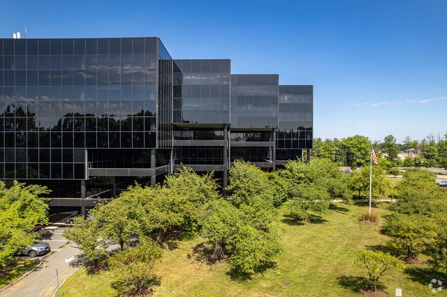 Primary Photo Of 100 Walnut Ave, Clark Office For Lease