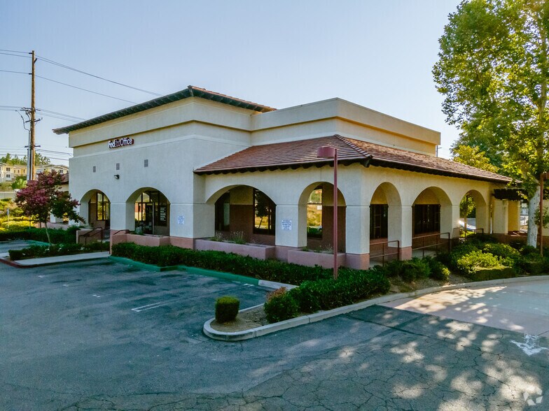 More Photos Of 29041-29045 Agoura Rd, Agoura Hills Movie Theatre For Sale