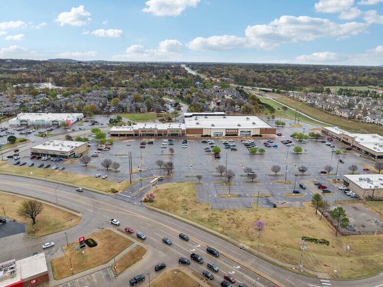 More Photos Of 9595 S Delaware Ave, Tulsa Unknown For Lease