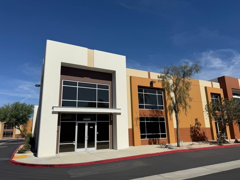 More Photos Of 34500 Gateway Dr, Palm Desert Warehouse For Lease