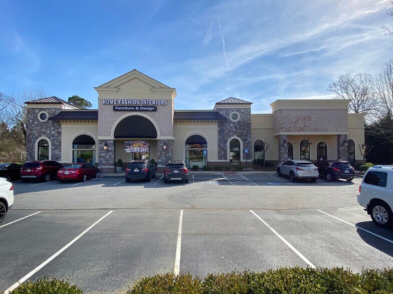 More Photos Of 793 N Main St, Alpharetta Freestanding For Sale