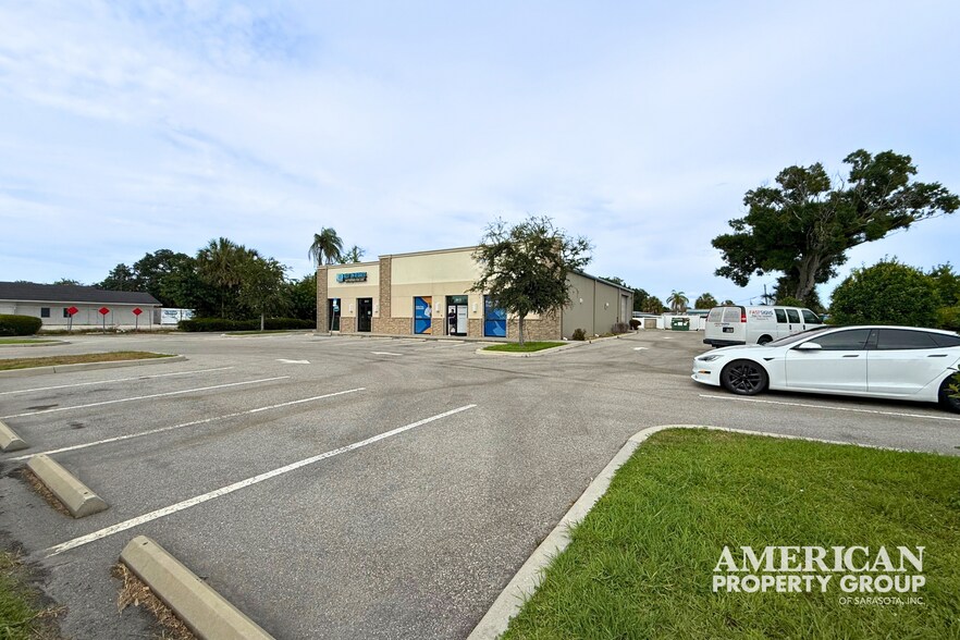 More Photos Of 3613 14th St W, Bradenton Storefront Retail Office For Sale