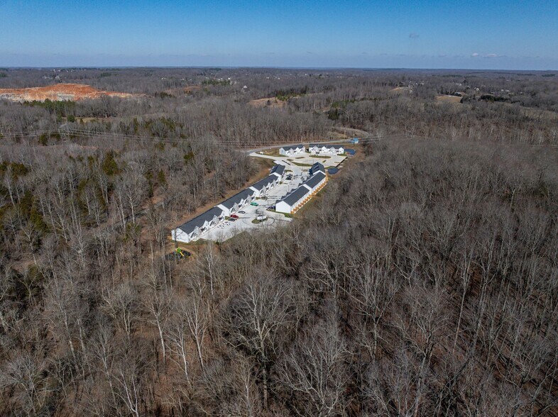 More Photos Of 100 Henry Dr, Burns Apartments For Sale