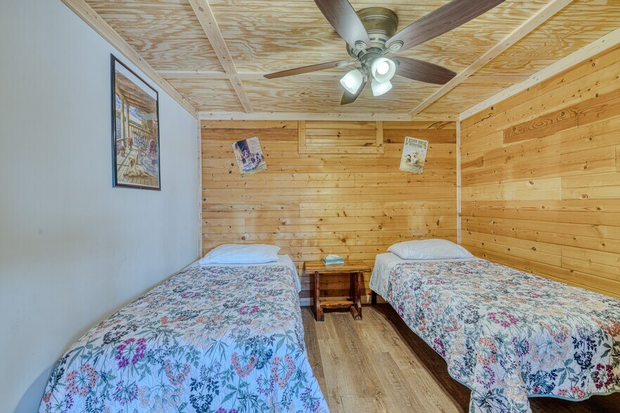 More Photos Of 8372 E Flowage Ln, Gordon Multifamily For Sale