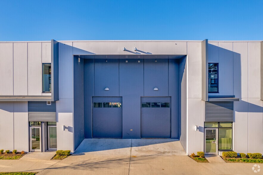 More Photos Of 220 Victoria Dr, Vancouver Warehouse For Sale