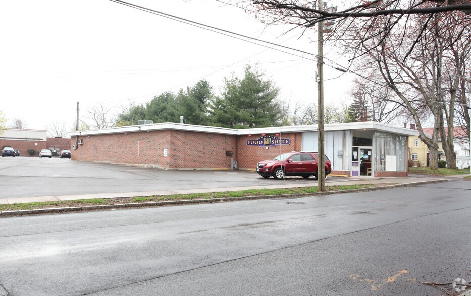 Primary Photo Of 96 Alden Ave, Enfield Freestanding For Lease