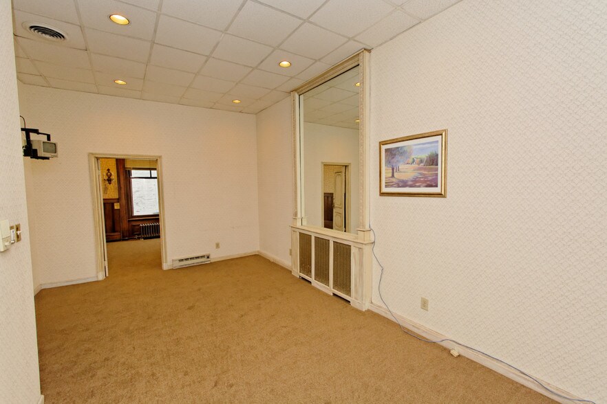 More Photos Of 600 Broadway, Albany Office For Sale