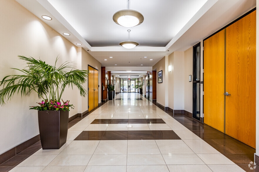 More Photos Of 3452 Lake Lynda Dr, Orlando Unknown For Lease