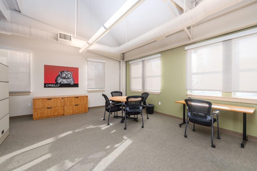 More Photos Of 1003 Gravenstein Hwy, Sebastopol Unknown For Lease