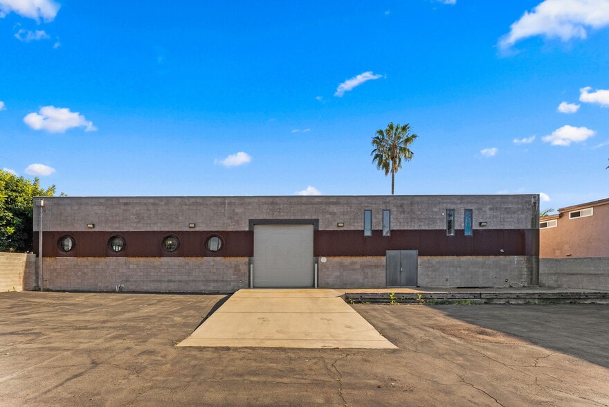 More Photos Of 1366 Hornblend St, San Diego Flex For Lease