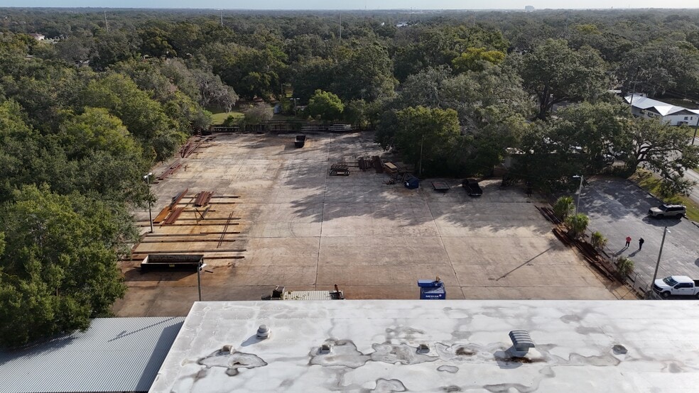 More Photos Of 2902 E Sligh Ave, Tampa Warehouse For Lease