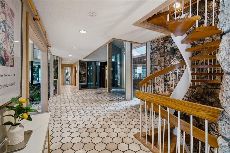 More Photos Of 112 Tawny Fox trl, East Stroudsburg Hospitality For Sale