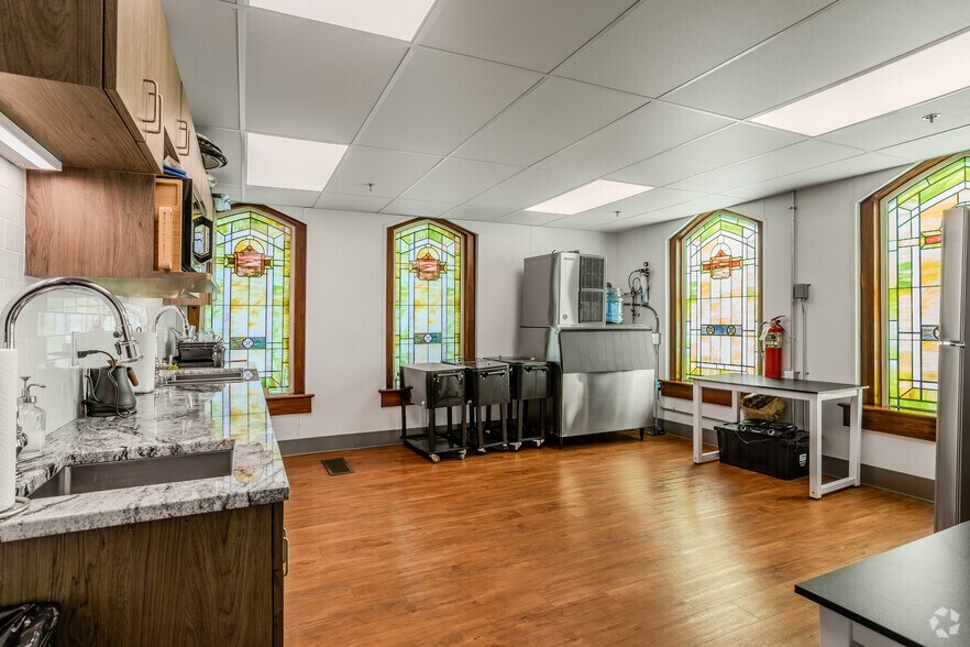 More Photos Of 618 Neil Ave, Columbus Religious Facility For Sale