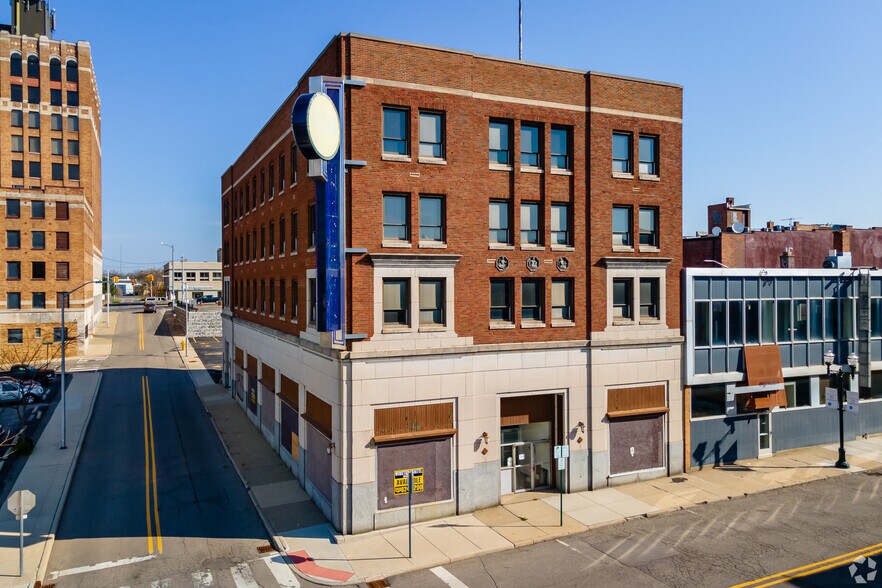Primary Photo Of 50 Wayne St, Pontiac Apartments For Sale