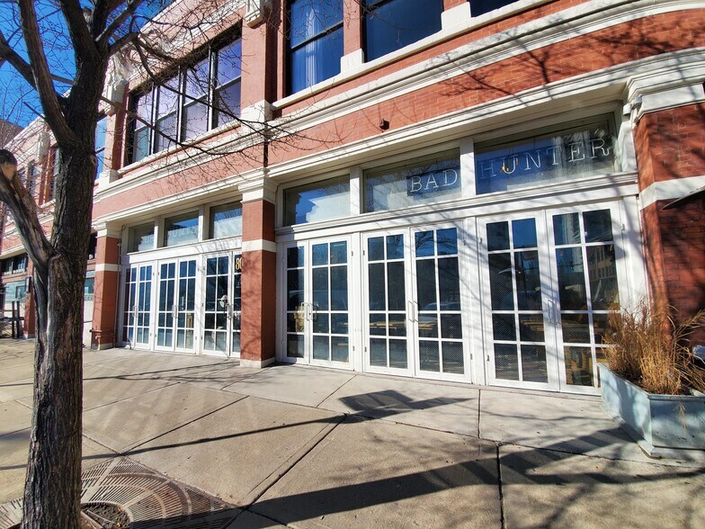 More Photos Of 802-804 W Randolph St, Chicago Storefront Retail Office For Lease