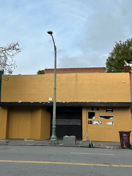 More Photos Of 316 14th St, Oakland Bar For Sale