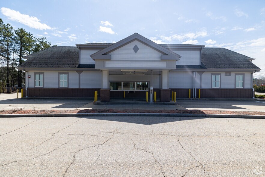 More Photos Of 105 Milton Rd, Rochester Freestanding For Sale