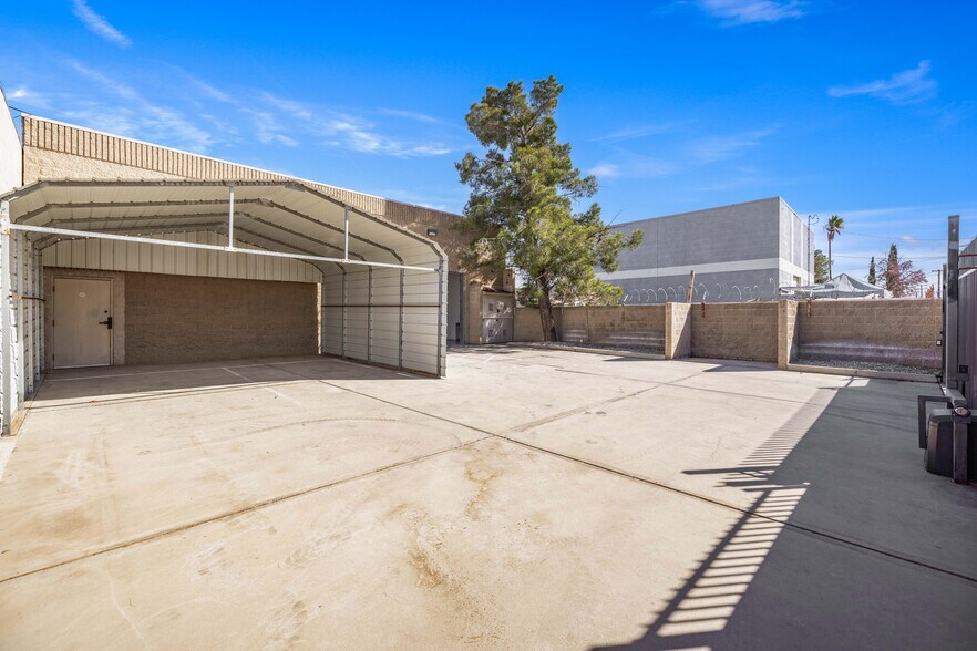 More Photos Of 38559 E 6th St, Palmdale Warehouse For Sale