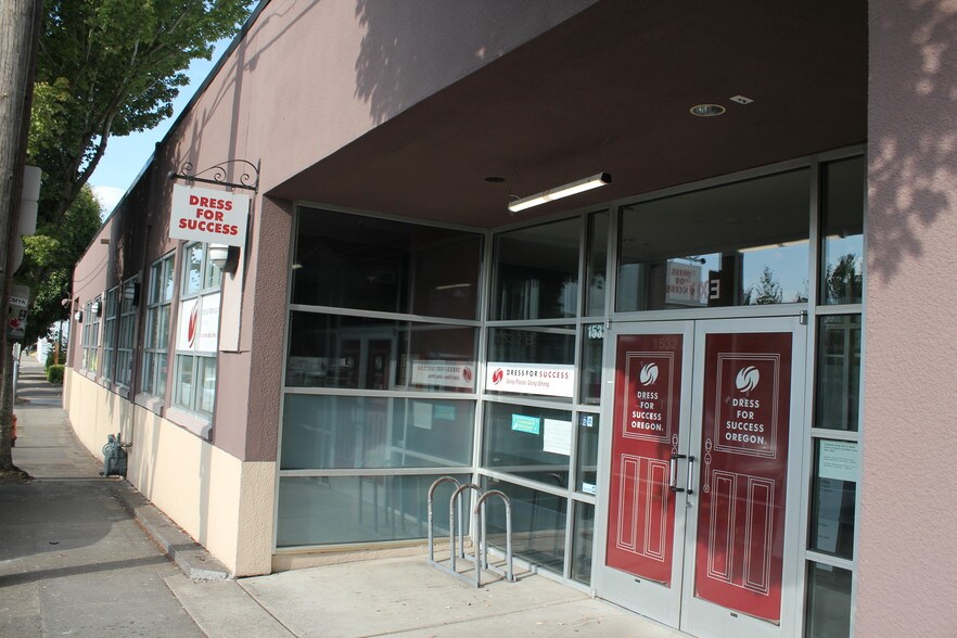 More Photos Of 3701-3719 NE Sandy Blvd, Portland Storefront Retail Office For Lease