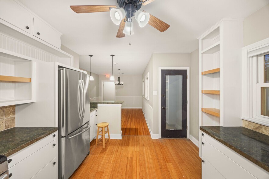 More Photos Of 704 E 9th St, Lockport Medical For Sale