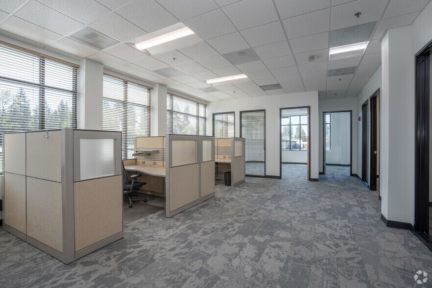 More Photos Of 17040 Pilkington Rd, Lake Oswego Office For Lease
