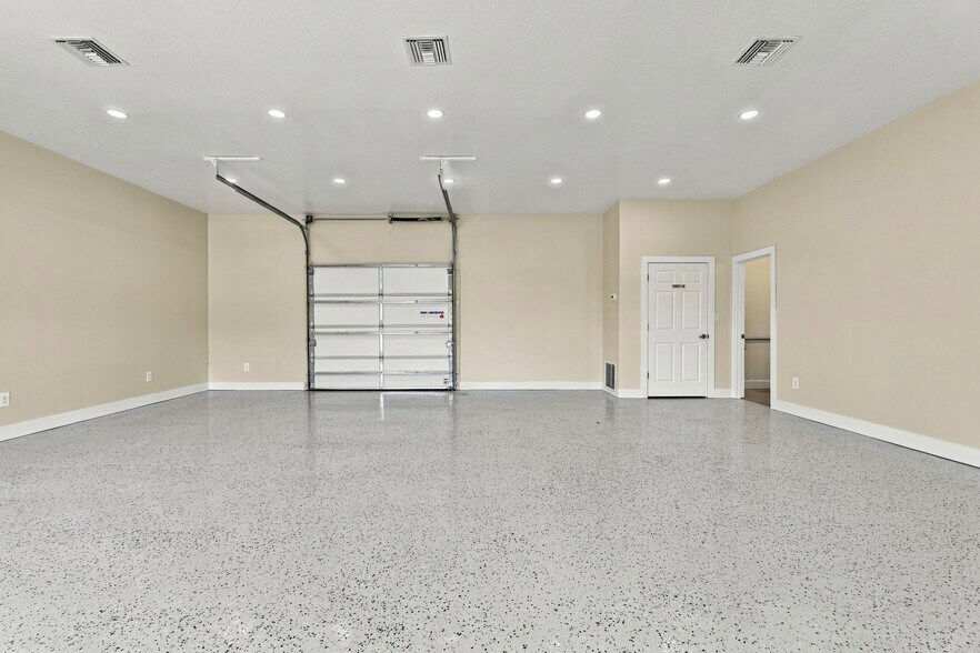 More Photos Of 1228 S Hopkins Ave, Titusville Office For Sale