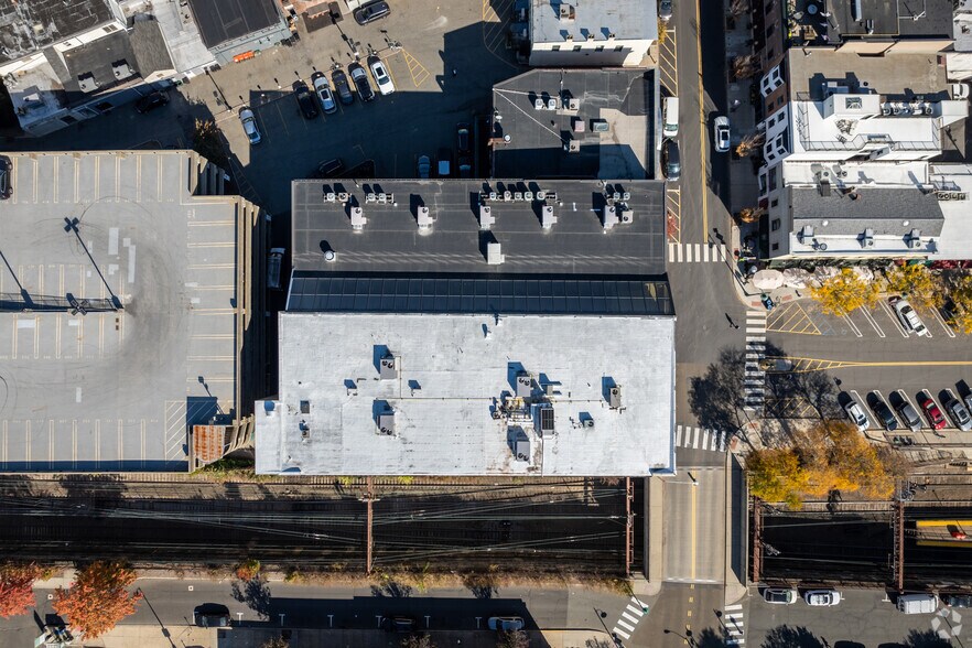 More Photos Of 47 Maple St, Summit Office For Lease