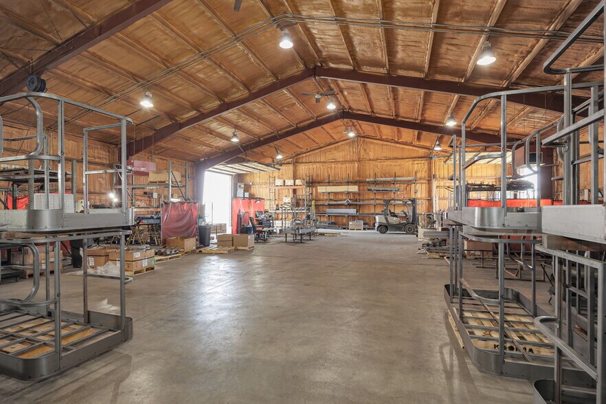More Photos Of 801 Woodsdale Rd, Elwood Warehouse For Sale