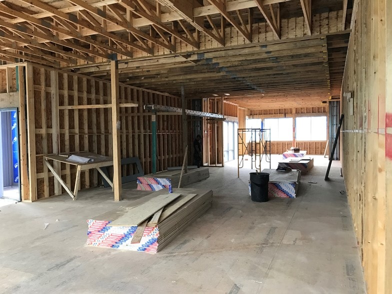 More Photos Of 1632 S 1st St, Austin Office For Lease