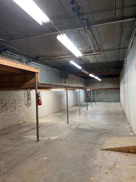 More Photos Of 1143-1147 47th Ave, Long Island City Showroom For Lease