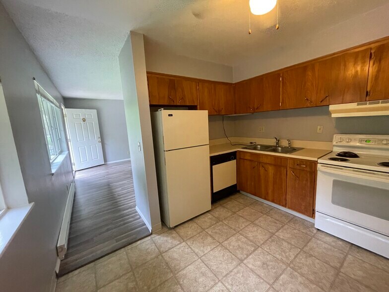 More Photos Of 1410-1420 SW Bertha Blvd, Portland Apartments For Sale