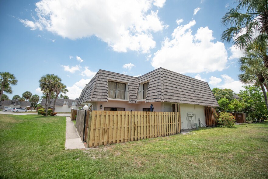 More Photos Of 1801 N Congress Ave, West Palm Beach Apartments For Sale