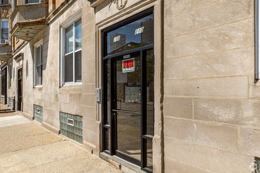 More Photos Of 200-210 N California Ave, Chicago Apartments For Sale