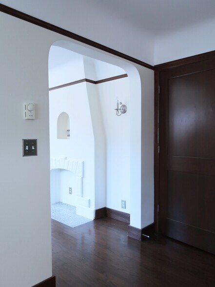 More Photos Of 6710 Greenwood Ave N, Seattle Apartments For Sale