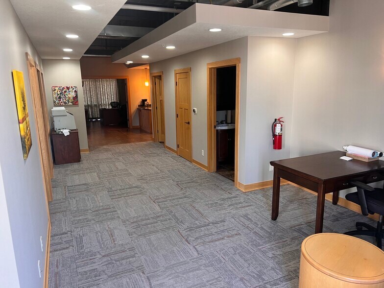 More Photos Of 6500 University Ave, Windsor Heights Apartments For Lease