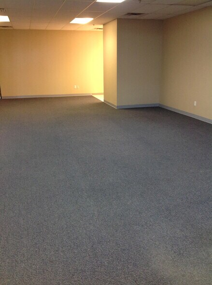 More Photos Of 500 S Arthur Ave, Louisville Research And Development For Sale