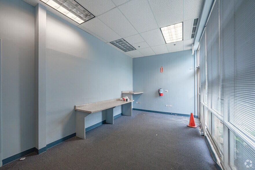 More Photos Of 8741 S Greenwood Ave, Chicago Unknown For Lease