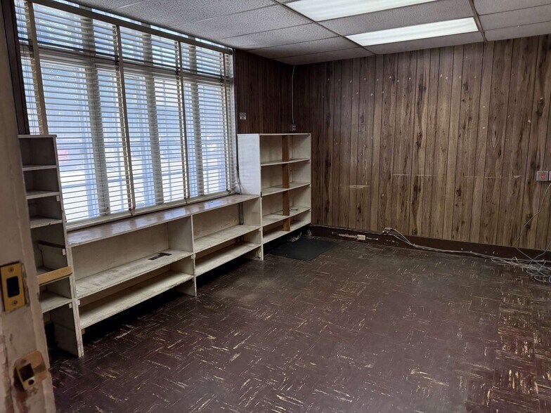 More Photos Of 646 N Thompson St, Portland Manufacturing For Sale