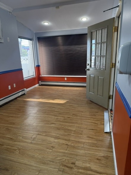 More Photos Of 3717 E Tremont Ave, Bronx Office Residential For Lease