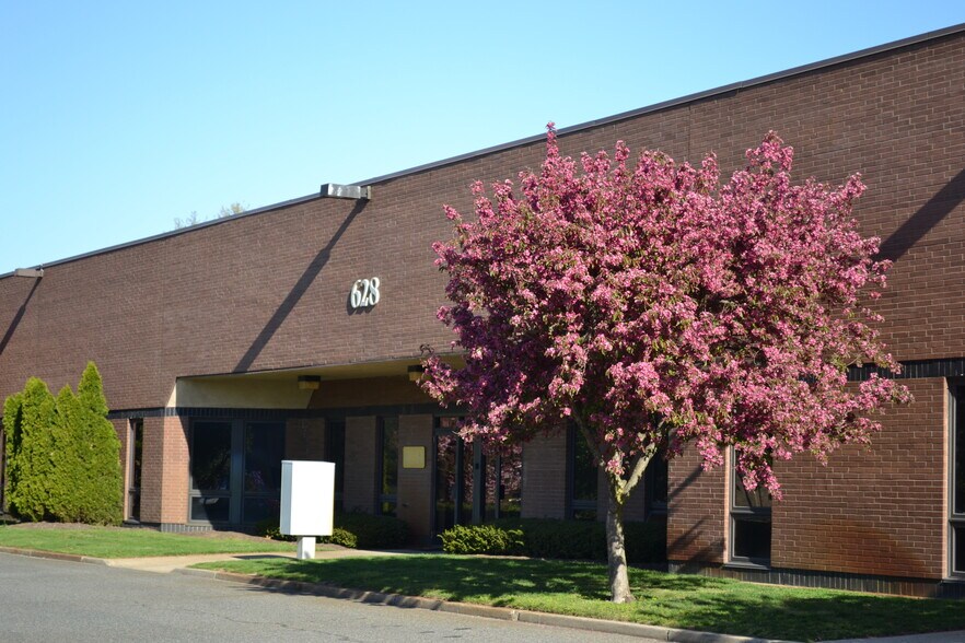 More Photos Of 628 Shrewsbury Ave, Tinton Falls Office For Lease