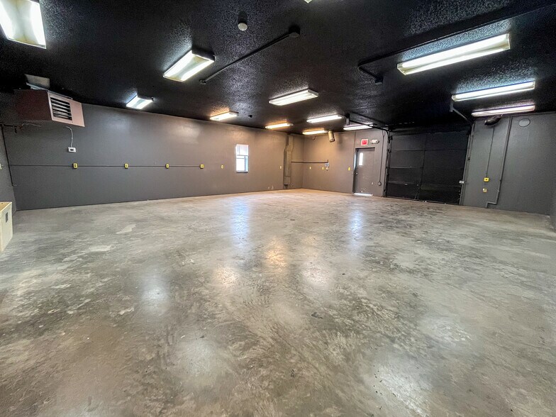 More Photos Of 2821 Plant St, Rapid City Flex For Lease