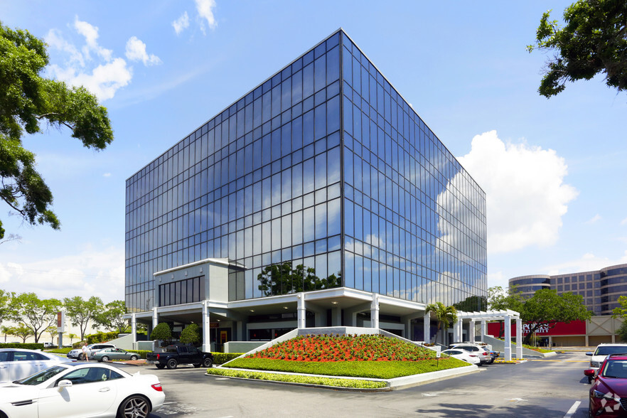 Primary Photo Of 4950 W Kennedy Blvd, Tampa Office For Lease