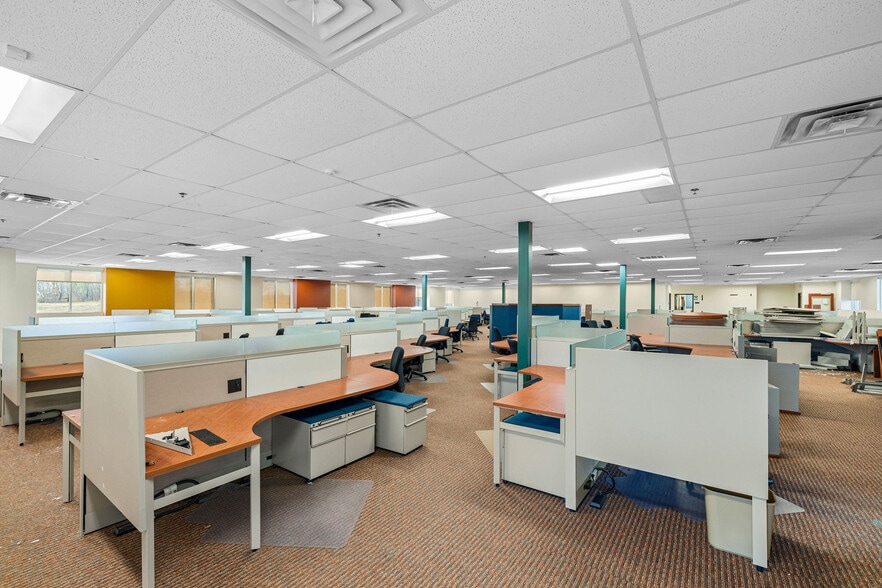 More Photos Of 300 SW 24th St, Bentonville Office For Lease
